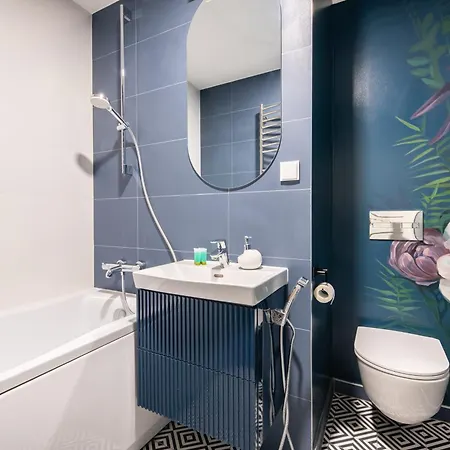 Hilltop - Centre Apartment *