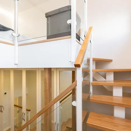 Hilltop - Centre טאלין