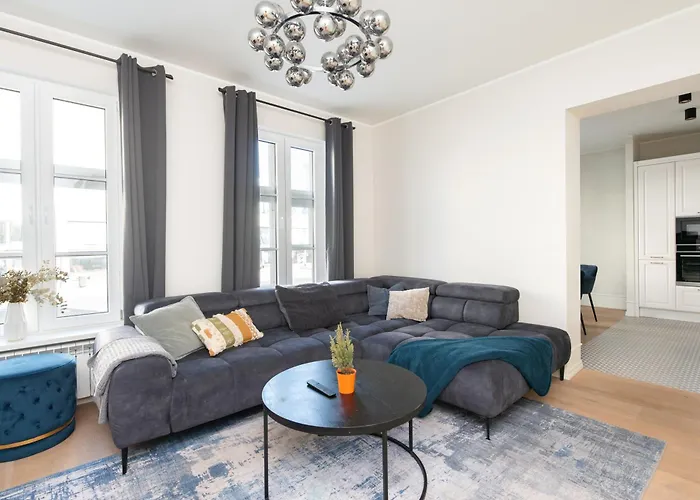 Hilltop - Centre Apartment