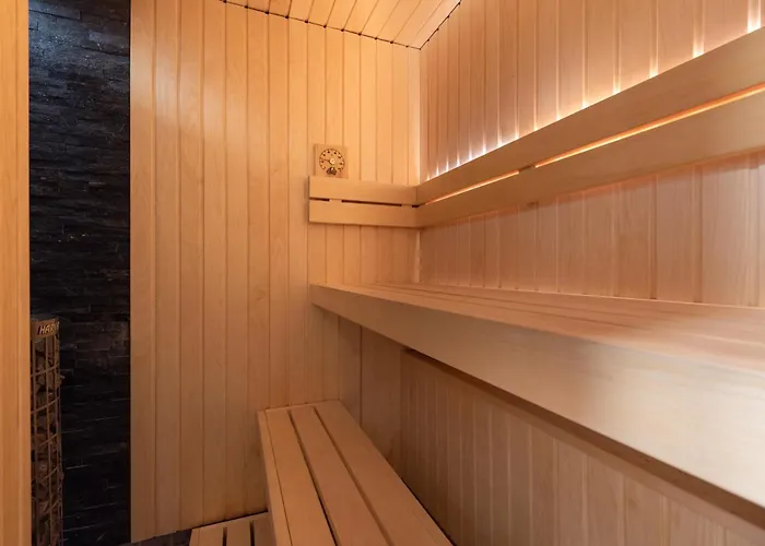 Hilltop - Centre تالين